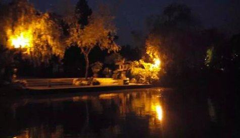 古诗“二十四桥明月夜”，描写的是那里的美景？