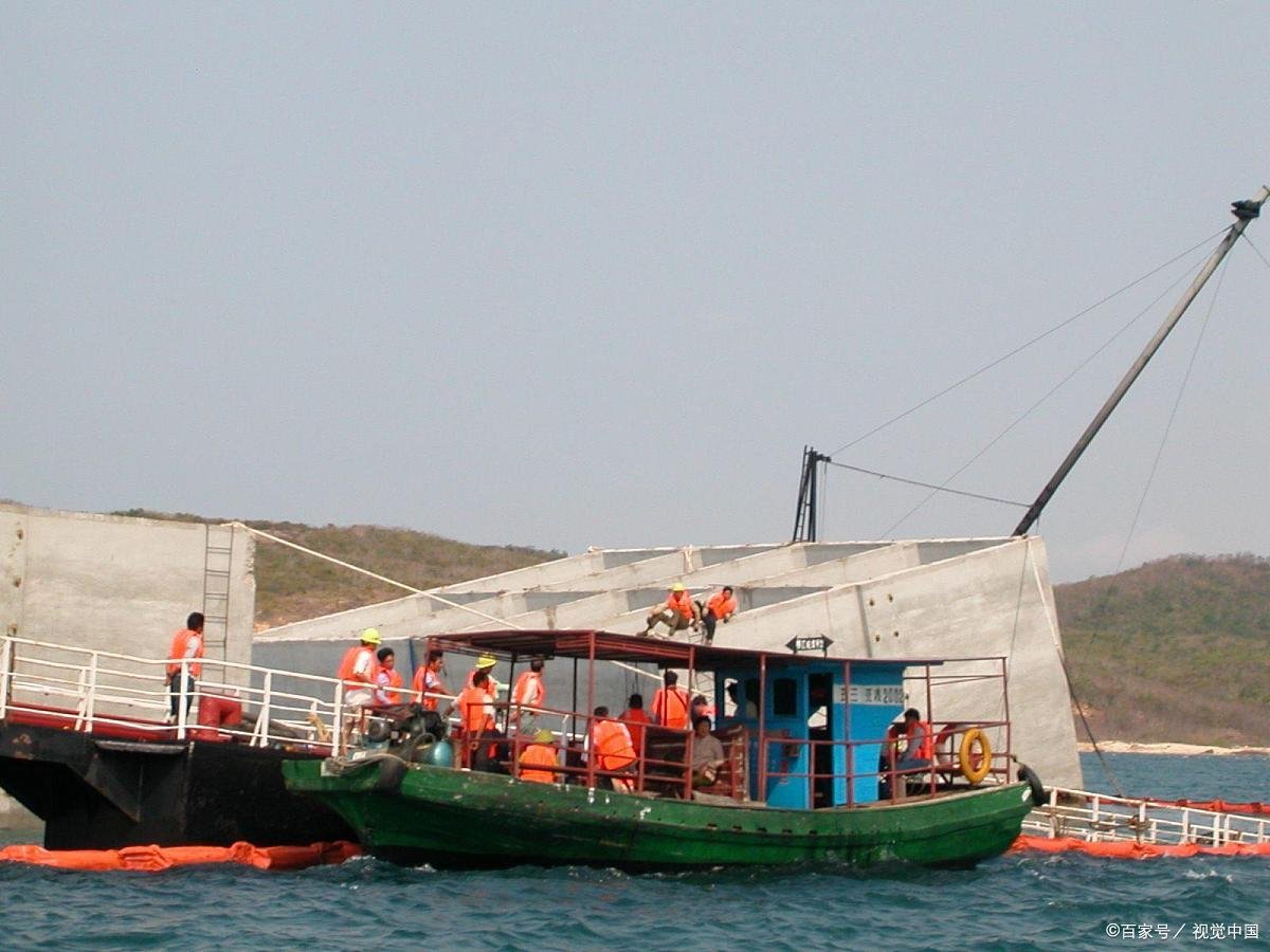 外国海上发生一起沉船事故，有失踪人口，具体情况如何？