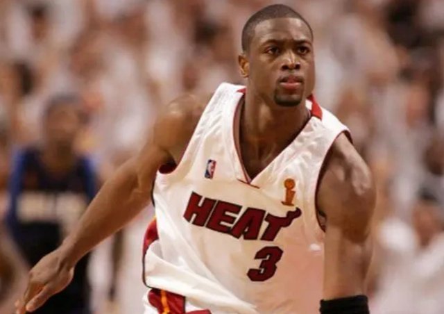 30岁哈登拿下20723分,同时期的科比、韦德、麦迪表现怎么样?