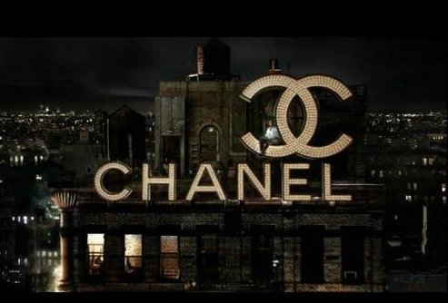 两个c背对背是啥标志？