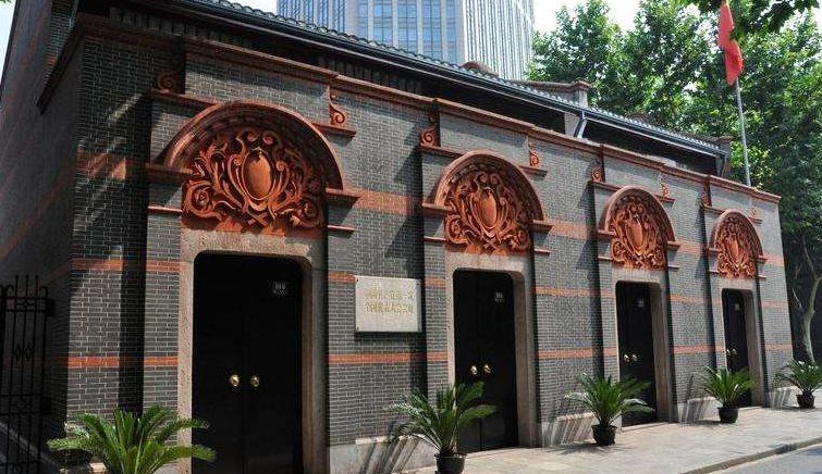 中共一大13位代表的名单是谁？