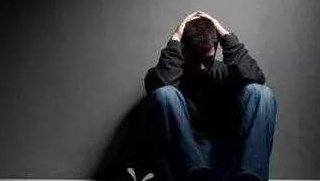 女业主不雅视频发到业主群，老公在外地隔离，发布者需承担哪些责任？