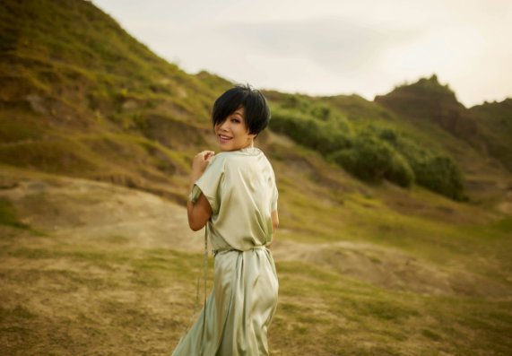 快乐老家原唱是谁？