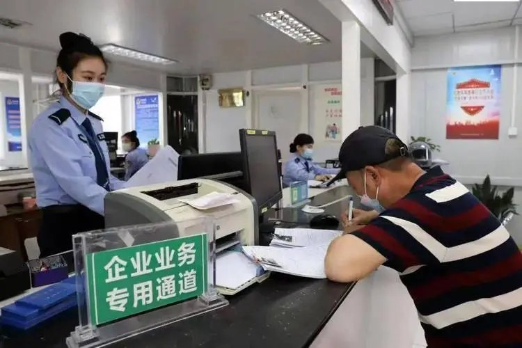 南京男子网上找人代考增驾被骗5万，遇到诈骗如何维权？