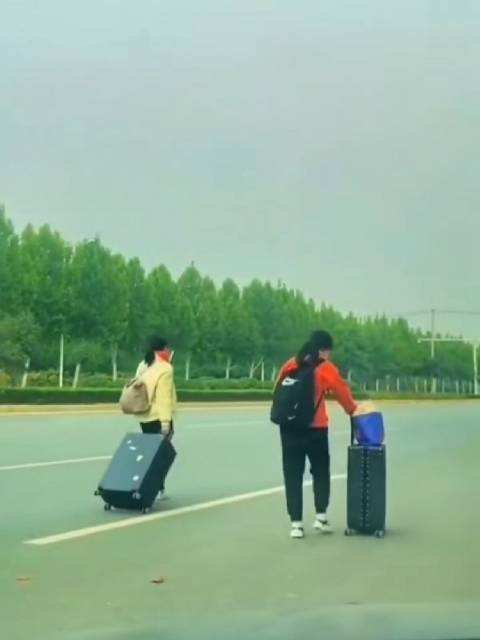 郑州徒步回家的员工没错，富士康也尽了企业之力！这件事造成了哪些后果？