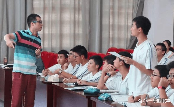 中考录取分数线下降是怎么回事呢？