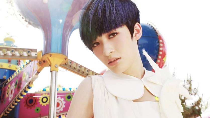 跟我走吧我们去巴黎铁塔是什么歌