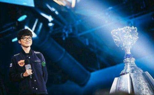 拳头公司对faker的评价将他评为世界第二合理吗？