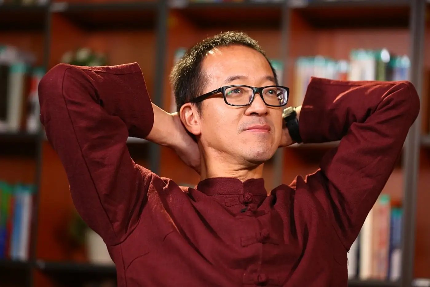 俞敏洪称10年内都可以退休，以后做新东方是玩的心态！如何看待其言论？