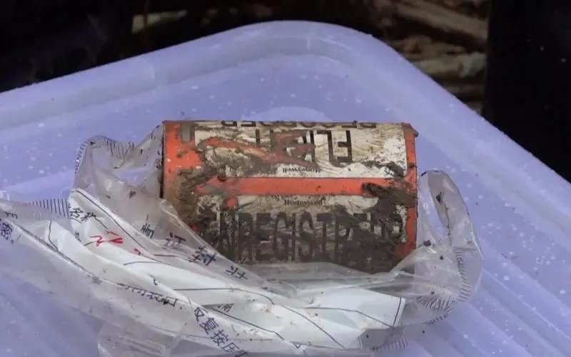 第二个黑匣子正在全力搜寻，波音飞机的两部黑匣子有何区别？