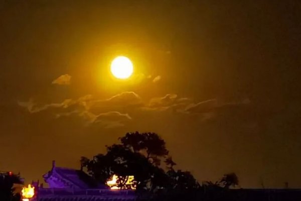 恰逢国庆中秋双节的诗句