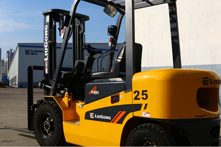 学叉车费用是多少?考证要多久