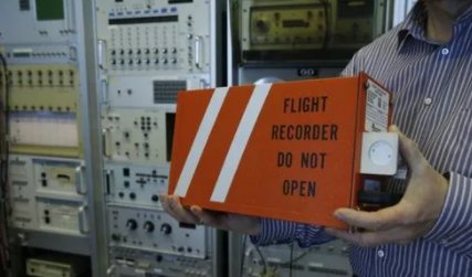 第二个黑匣子正在全力搜寻，波音飞机的两部黑匣子有何区别？