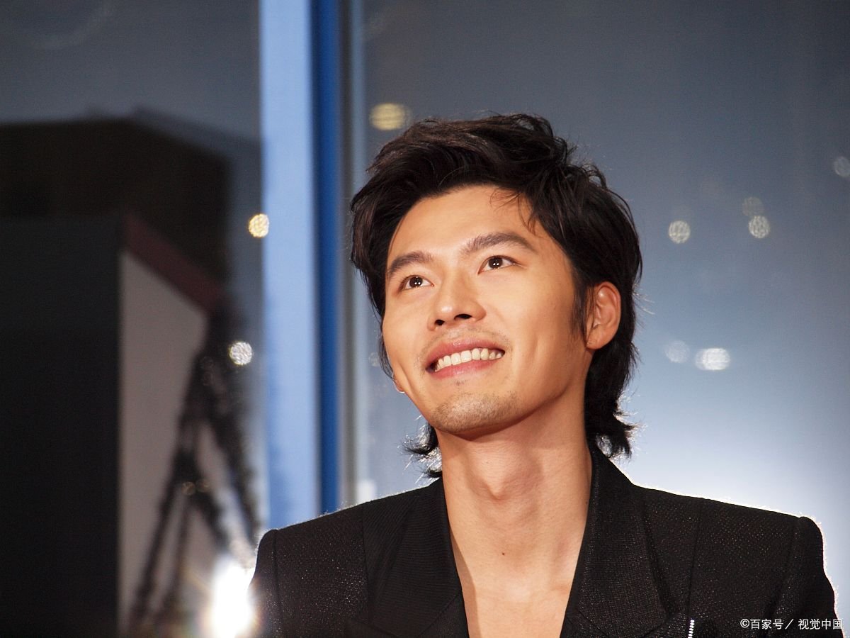 宋仲基现身玄彬婚礼现场,他们在私下的关系如何?