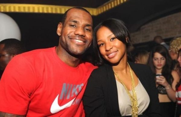 萨瓦娜17岁怀上詹姆斯的孩子，当时詹姆斯是怎么做的？