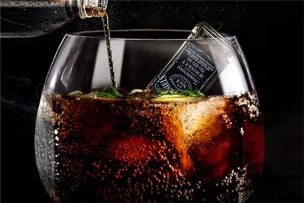可乐桶用什么酒