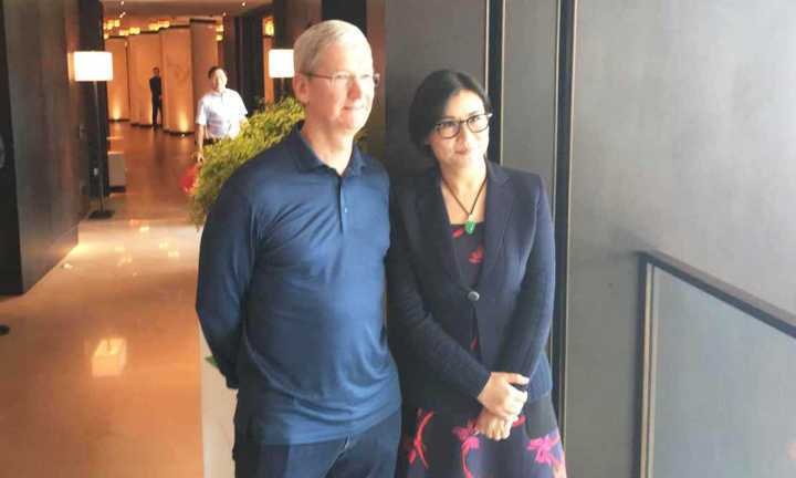 她从“最底层打工妹”摇身变“中国女首富”，凭什么