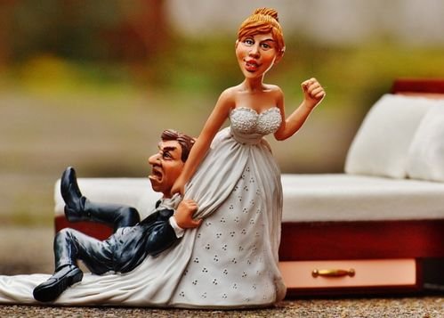 河南未婚女子5地被结婚，涉事民政局有何回应？