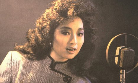 抖音粤语歌凉风轻轻吹过是什么歌谁唱的 风的季节完整