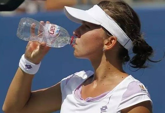 热得什么填词语