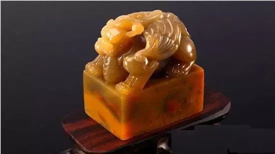 乾隆玉玺在法国展出拍卖,中国藏家以72万欧元拍下,乾隆的玉玺有多少?