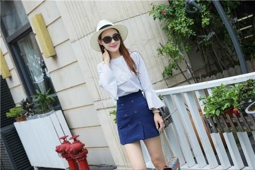 穿超短裙出门的时候，怎么样才能不走光？