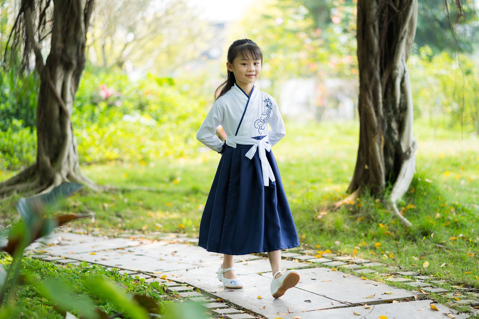 今人喜穿“汉服”，是历史的倒退，还是文化的复兴？