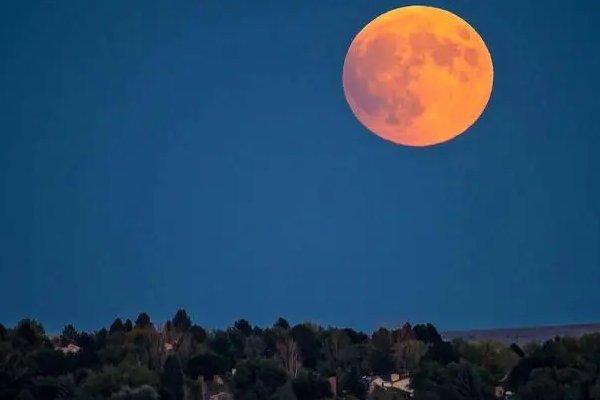 恰逢国庆中秋双节的诗句