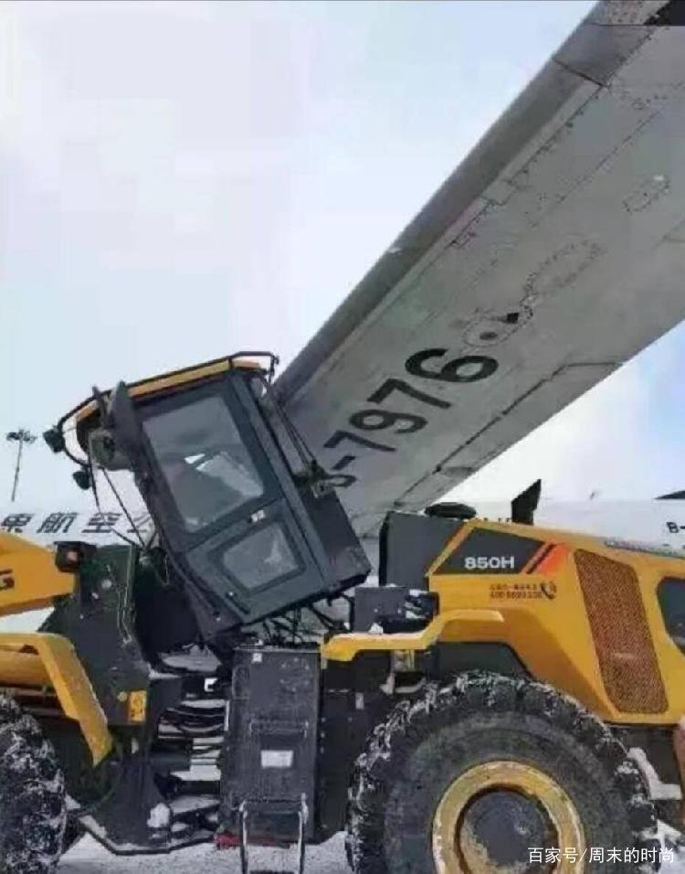 烟台机场，一架飞机与除冰车相撞，除冰车为何会出现在机场