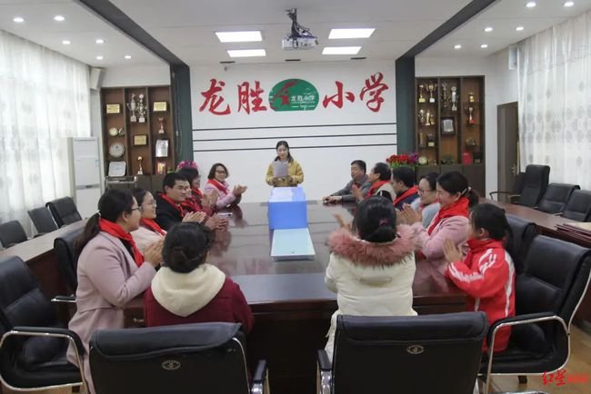 四川女孩李莎获评最美大学生，她究竟是凭借什么获得的？