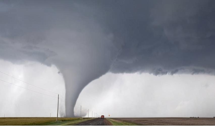 龙卷风袭击美国6州致百余人死亡，龙卷风来临是如何降低损失？