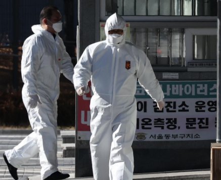 韩国近1/3人口感染新冠，5月下旬起病例不再强制隔离，这是要躺平了吗？