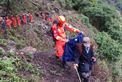 被困苍山13人只差一两公里就到坠机地，他们为何想要前往该地？