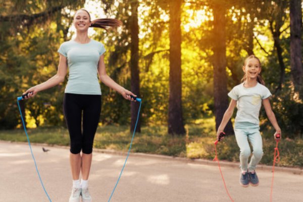 跳绳双飞怎么跳