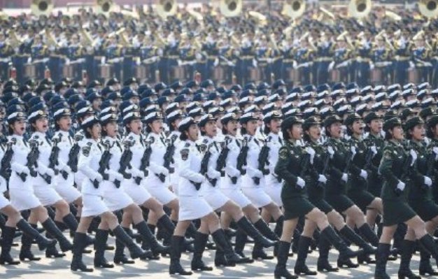 国庆阅兵时一般人可以去天安门前看吗?