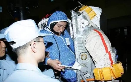 “太空快递开箱”，神十三航天员带回了哪些物品？