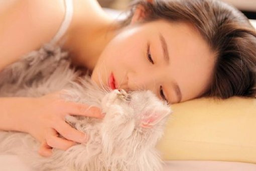 为什么很多有钱人喜欢娶普通女孩子?