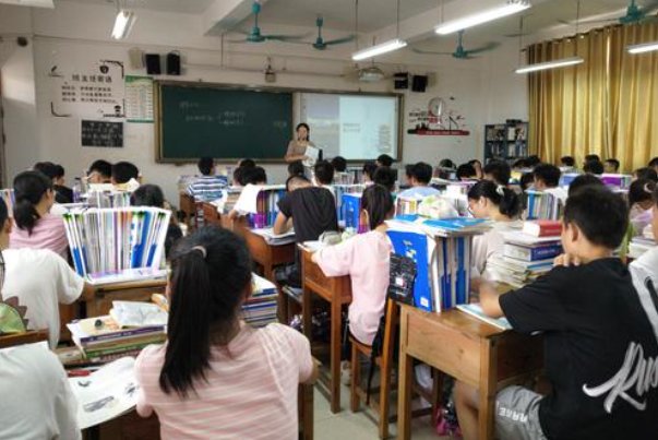 千古名篇《滕王阁序》中