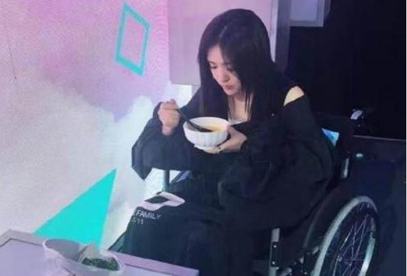 谢娜缺席快本原因被曝光?