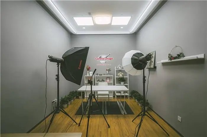 肇庆一家医疗整形公司通过直播，展示隆胸效果，这家公司这么做合适吗？