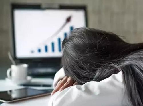 一半以上猝死者为中青年人，猝死会有什么身体信号？