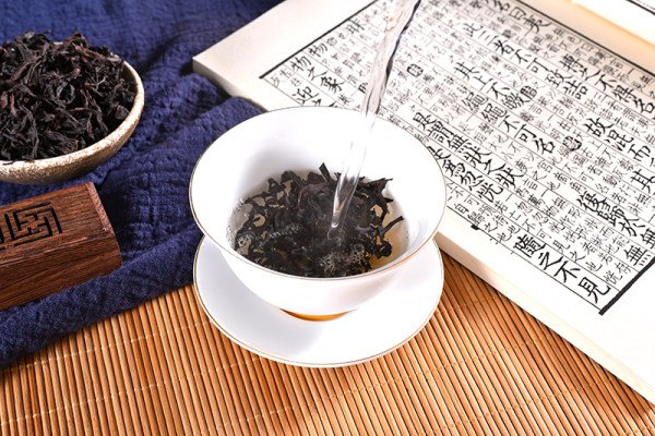 武夷岩茶又叫做“大红袍”，它有何特别之处？