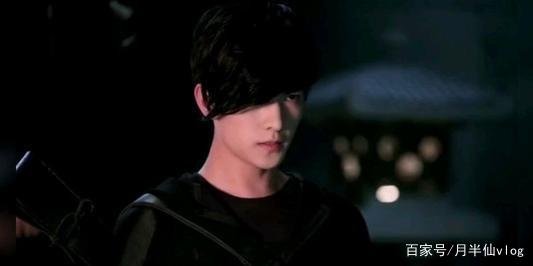 《盗墓笔记》七星鲁王宫里小哥为什么对棺材下跪?