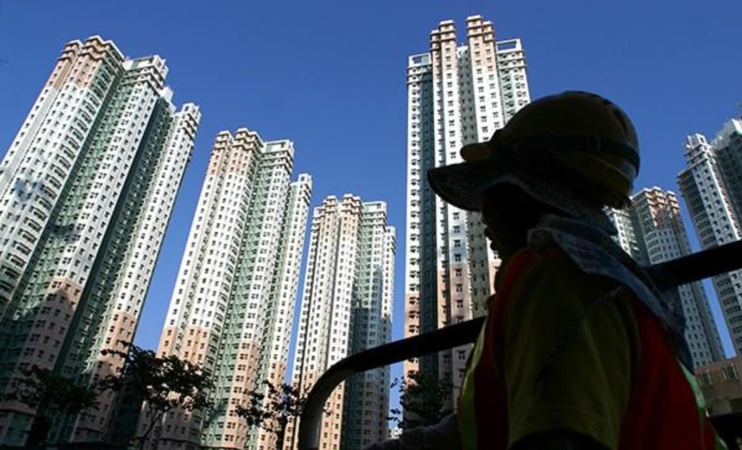 上海一大妈坐拥90套房106个车位,身价超3亿,她究竟有何来头?