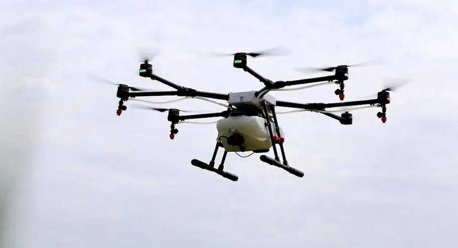 女生4个小时不回消息，朋友动用无人机查看，她为何会有如此举动？