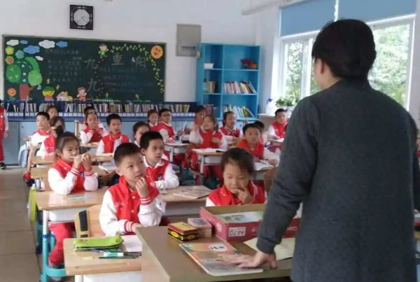 人字加一笔变成多少个新字？