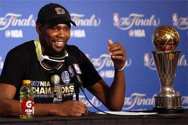 杜兰特为什么自爆35岁就要退役？35号对他到底有什么意义？