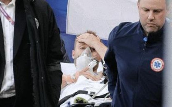 欧洲杯小组赛丹麦对阵芬兰，埃里克森怎么晕倒了？