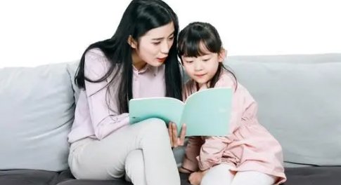 父母均博士女儿学业压力大轻生！父母该如何接受孩子的普通？