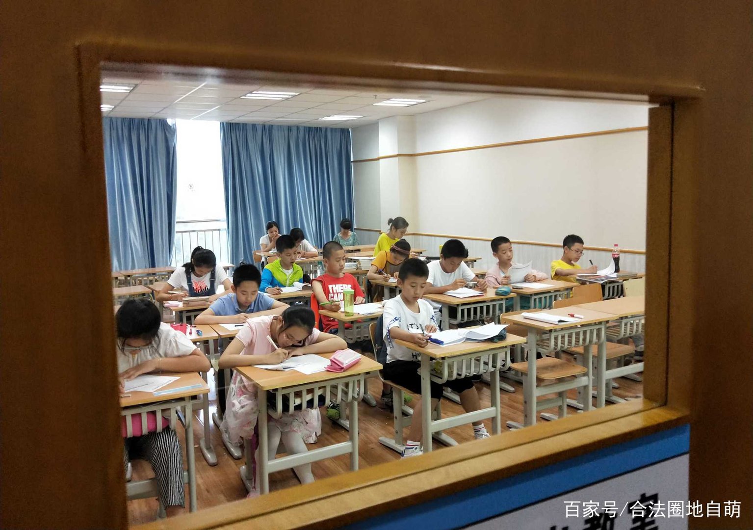 如何看待最近曝光的老师乱收费现象?